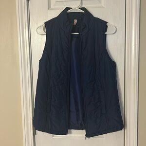 Red Camel- women’s navy vest - size small